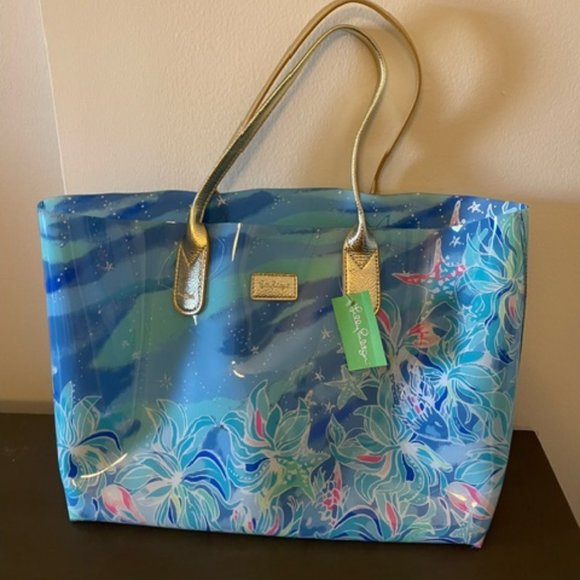 Lilly Pulitzer Handbags - Lilly Pulitzer Breezy pool tote in Bennett Blue celestial sea NWT- defect-notes